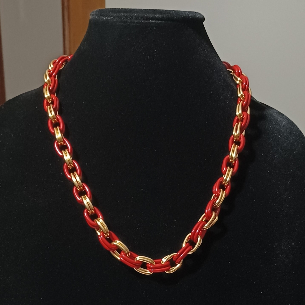AVON VINTAGE RED AND GOLD TONE NECKLACE